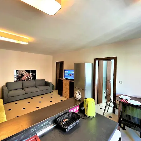 Daire Botabara 312 Beach Front Apartment