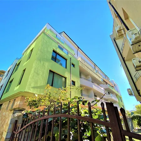 Daire Botabara 312 Beach Front Apartment