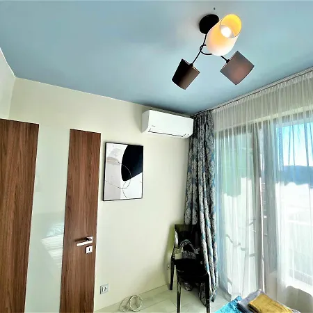 Botabara 312 Beach Front Apartment Daire